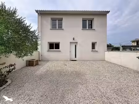 vente maison 4 pièces 130 m² pauillac (33250)