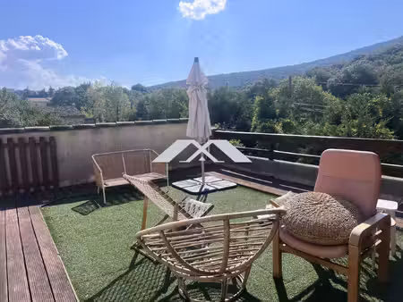 maison familiale de 138 m² sur 2 000 m² de terrain – vue dé
