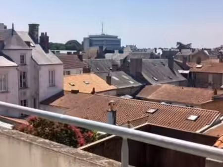 location appartement 3 pièces à la roche-sur-yon centre ville (85000) : à louer 3 pièces /