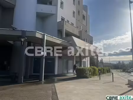 vente commerce villefontaine 98 m²
