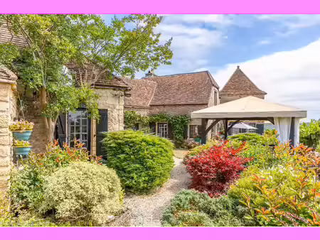 perigord noir  authentique maison de village avec jardin