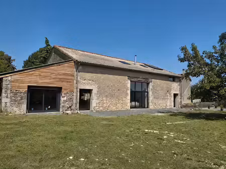 superbe grange réaménagée alliant cachet et confort moderne