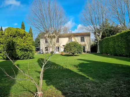 mas de campagne scindée en 6 appartements t2 sur un parc arboré de 5446m2