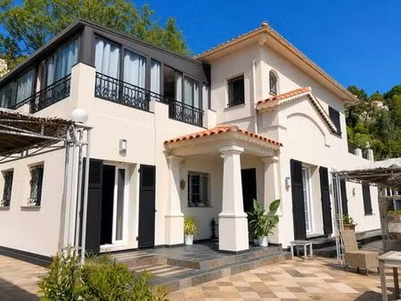 villa de 5 chambres de luxe en vente vence  france