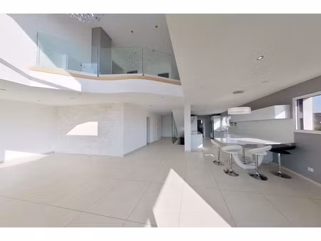 maison 8 pièces - 200 m²