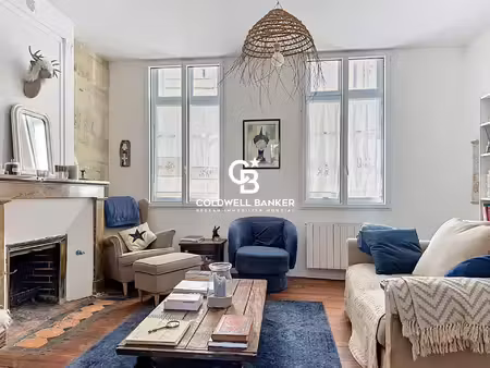 charmante maison avec garage et commerces à pied au coeur de saintes