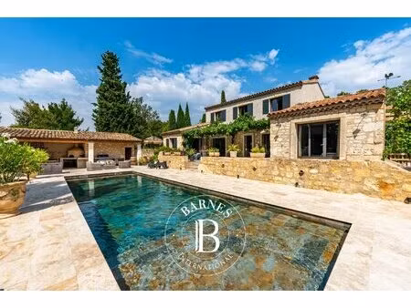 paradou - maison en pierre de 257m2 - 4 chambres - piscine chauffée