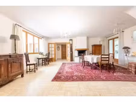 maison de luxe en vente à le plessis-robinson  france