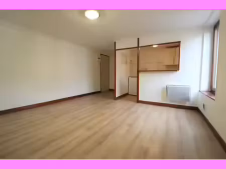 location appartement 2 pièces 39m2 reims 51100 - 487 € - surface privée