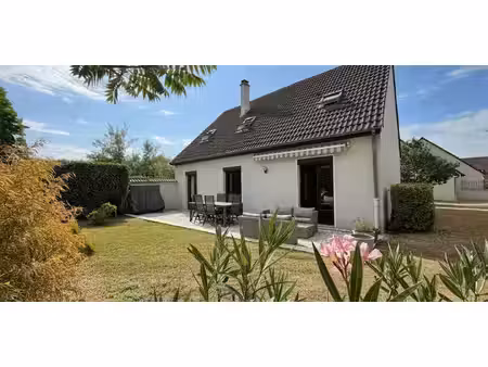 maison avec jardin et terrasse issou (78)