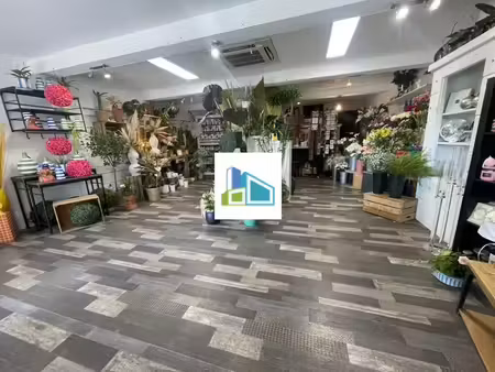 location commerce plan de cuques 13380 90m²