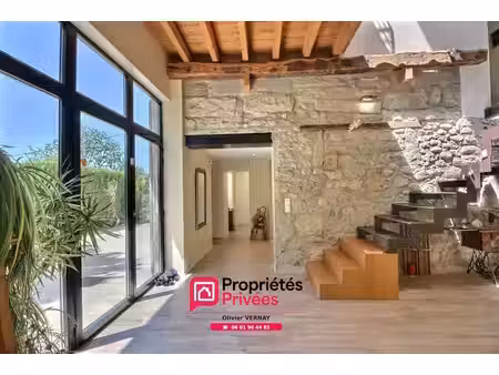 maison indépendante de 218.63 m²  terrain de 1928 m²