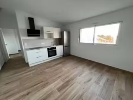 location appartement 2 pièces aux sables-d'olonne (85100) : à louer 2 pièces / 36m² les sa