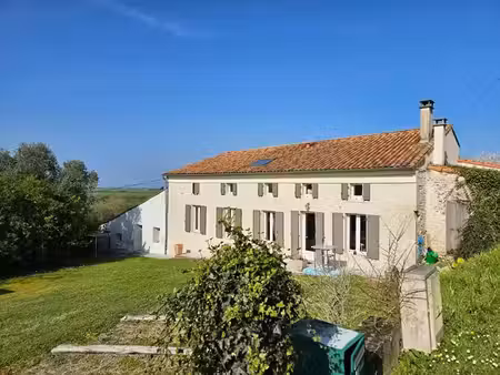 propriété de caractère avec logement indépendant et vue sur l’estuaire