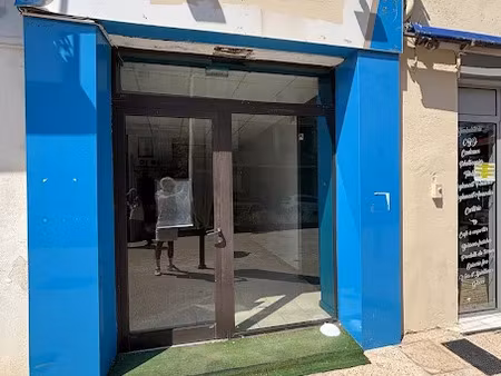 location locaux professionnels 3 pièces 36.73 m² à lézignan-corbières (11200)  610 €