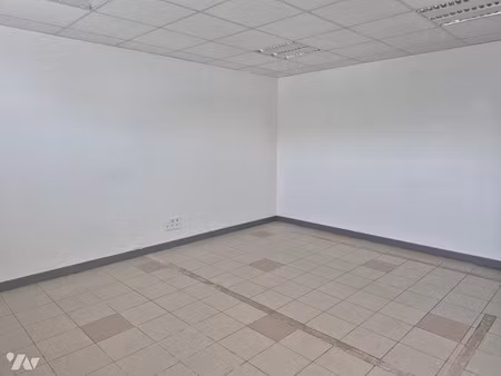 location locaux professionnels à landrethun-le-nord (62250)  150 €