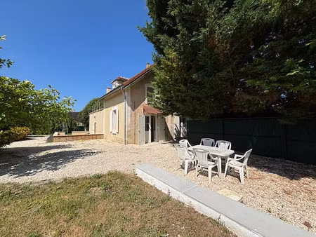 location meublée maison 4 pièces 81 m² à monéteau (89470)  990 €