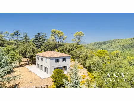 vente maison 6 pièces 227 m² à châteauvert (83670)  599 000 €