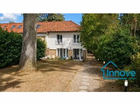 maison de luxe de 5 pièces en location à la celle-saint-cloud  france