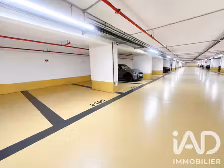 parking à courbevoie (92400)