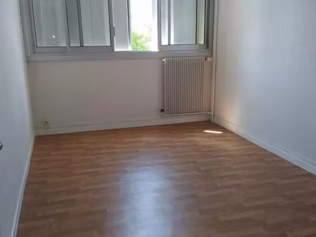 location appartement 3 pièces 63 m² à le blanc (36300)