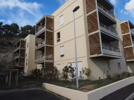 location appartement 4 pièces 72 m² à avignon (84140)