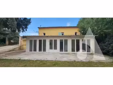 maison de 100m² à finir de rénover sur terrain de 2421m²