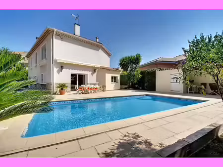 a vendre en exclusivite à draguignan ! propriété de caractère avec piscine  en plein coeur