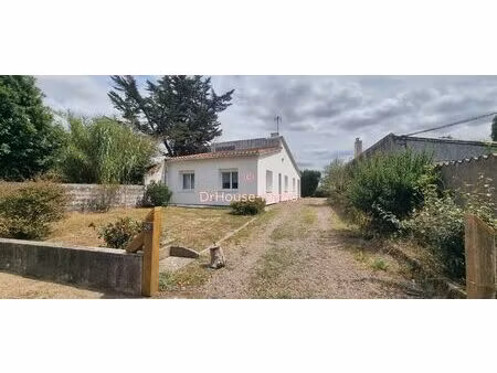 maison de 70 m2 sur 979 m2 de terrain clos