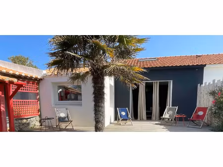 le vieil - a 50 m de la plage