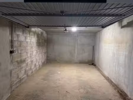 garage/box