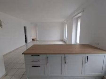 location appartement 3 pièces à mantes-la-jolie (78200) : à louer 3 pièces / 73m² mantes-l