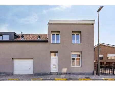 ruime halfopen woning in mechelen