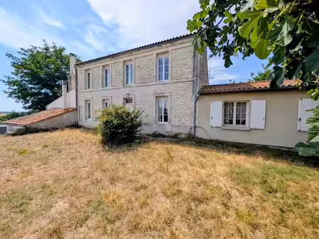 vente maison 8 pièces 280 m² à saint-agnant (17620)  399 000 €