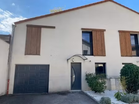location maison 5 pièces 133 m² à saint-genis-laval (69230)