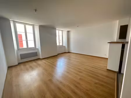 location appartement 2 pièces 45 m² à saint-palais (64120)