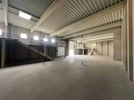 location local d’activités les pennes mirabeau 13170 406m²