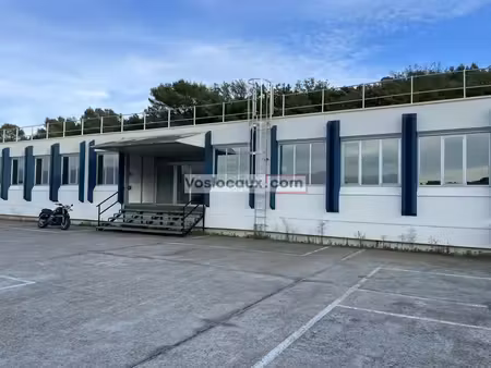 location bureaux 300 m² à 1 113 m²
