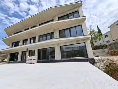 location commerce mouans sartoux 06370 113m²