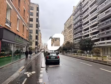 location commerce paris 75015 55m²