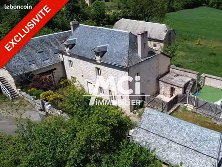 exclusivité mci immobilier corps de ferme  avec 2 appartements proximite bozouls