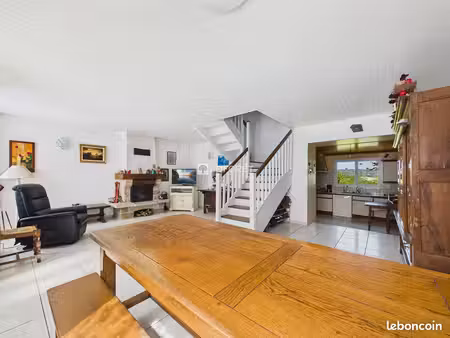 propriété 5 pièces 111 m²