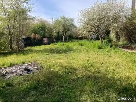terrain à bâtir 1110m2 à condé-sur-vire