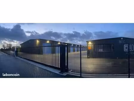 box de 49 m2 à louer