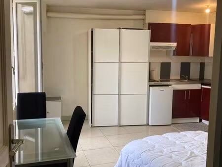 loue studio meublé cholet centre 360 euros