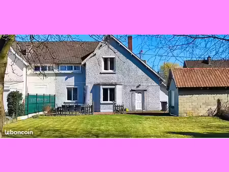 à louer – charmante maison meublée de 75 m² avec garage  dépendance et grand jardin à méri