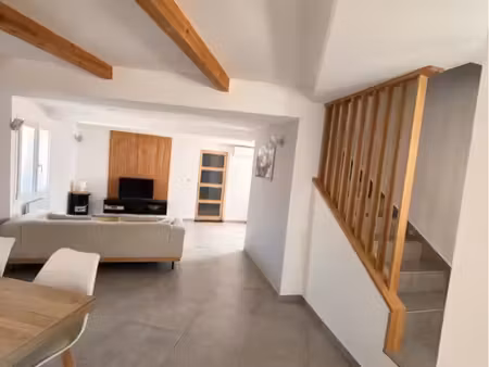 maison t4 de 110 m² à louer – argeliers (11120)