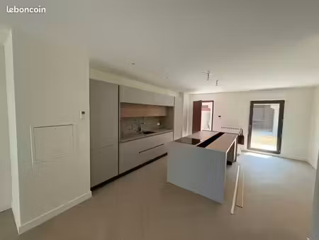 bordeaux brazza – superbe appartement t5 en duplex/triplex de 127 m² avec jardin  parking
