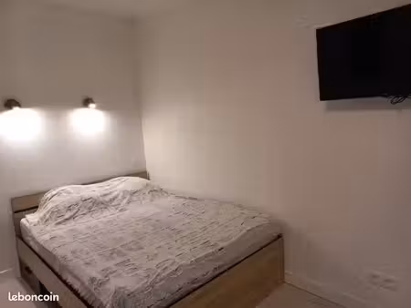 location studio meublé – excellent état - confortable