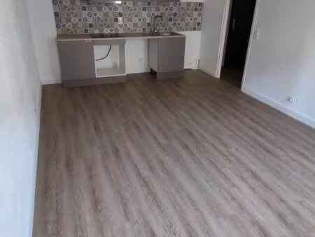 loue appartement f3 centre ville de prades